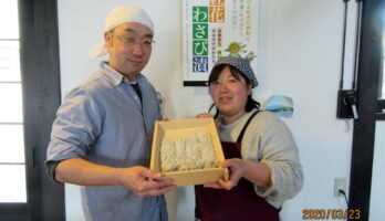 長井市からそば打ち体験に来てくれました