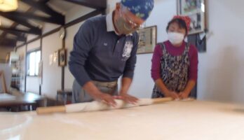 仙台から熟年の方々がそば打ちに来てくれました