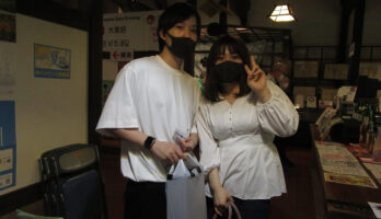 九州のおばあちゃまに日本酒を送りたいんです！！と古澤酒造にお越し下さいました。