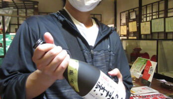 「山形が大好きになりました」爽やかな青年が古澤酒造資料館にお越し下さいました。