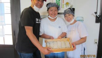 宮城県よりおそば好きなお父さんが家族連れで来てくださいました