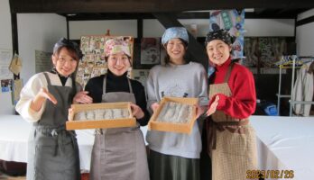 若いきれいな女性4人組が紅葉庵にきてくれました