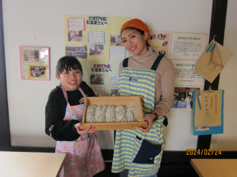 子供会のそば打ちです