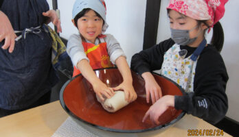 山形市の子供会のかわいいお子さんがそば打ち体験に来てくれました