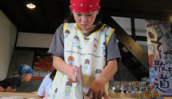 山辺スポーツクラブの可愛い選手が紅葉庵に来てくれました