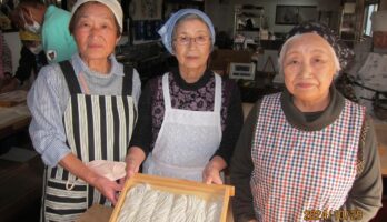 鶴岡市大山地区の町会の皆様が紅葉庵に来てくれました