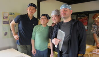 東北大学の先生方のそば打ちです